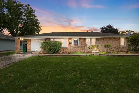 1037 E 7th St, Lockport, IL 60441