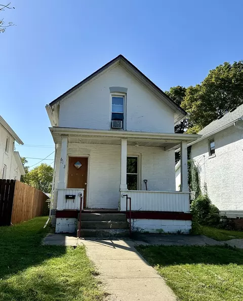 613 W 5th St, Sterling, IL 61081