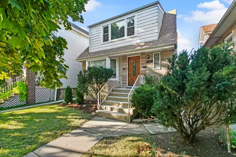 5328 W Roscoe St, Chicago, IL 60641
