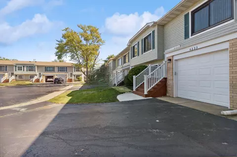 4233 Continental Dr, Waukegan, IL 60087