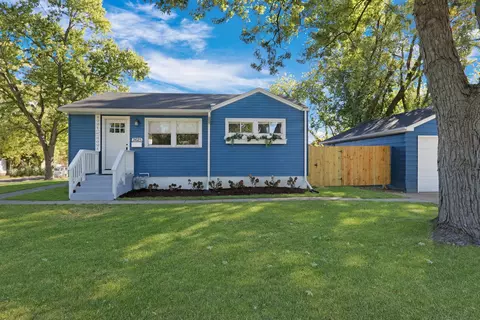 2625 N Lewis Ave, Waukegan, IL 60087