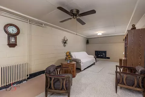 Living - 405 Hillside Ave, Ottawa, IL 61350 photo 5 of 5