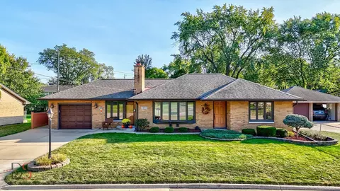 405 Hillside Ave, Ottawa, IL 61350