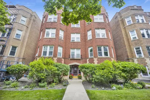 7352 Lake St #1E, River Forest, IL 60305