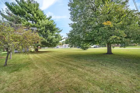570 E 3rd St, Coal City, IL 60416