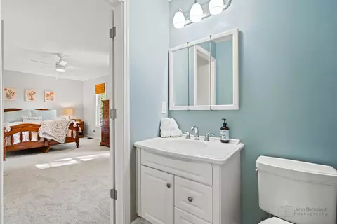 Bath - 1305 Tanglewood Dr, Algonquin, IL 60102 photo 3 of 4