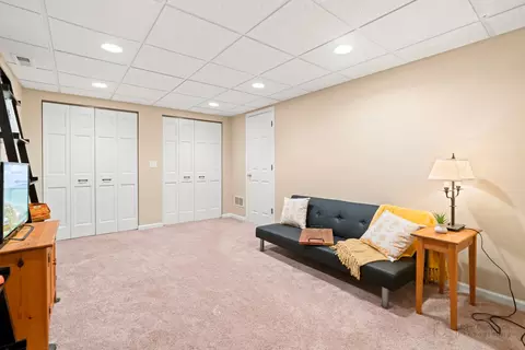 Other - 1305 Tanglewood Dr, Algonquin, IL 60102 photo 1 of 2