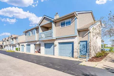 2402 Windward Blvd #210, Champaign, IL 61821