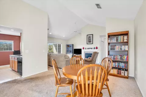 2402 Windward Blvd #210, Champaign, IL 61821 photo 4