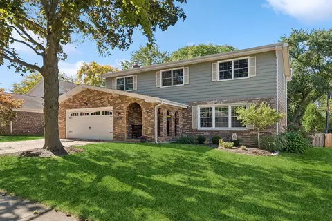 808 N Douglas Ave, Arlington Heights, IL 60004