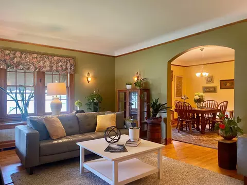768 E Thacker St, Des Plaines, IL 60016 photo 3