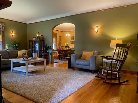 768 E Thacker St, Des Plaines, IL 60016 photo 4