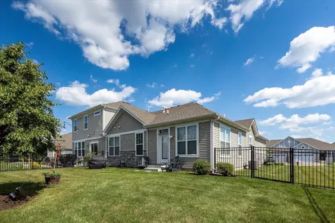 Exterior - 25556 W Springview Dr, Plainfield, IL 60586 photo 2 of 3