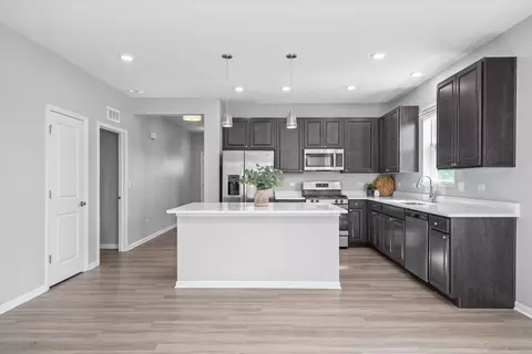 Kitchen - 25556 W Springview Dr, Plainfield, IL 60586 photo 1 of 2