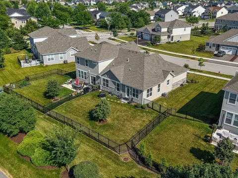 View/Area - 25556 W Springview Dr, Plainfield, IL 60586 photo 4 of 9