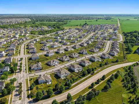 View/Area - 25556 W Springview Dr, Plainfield, IL 60586 photo 6 of 9