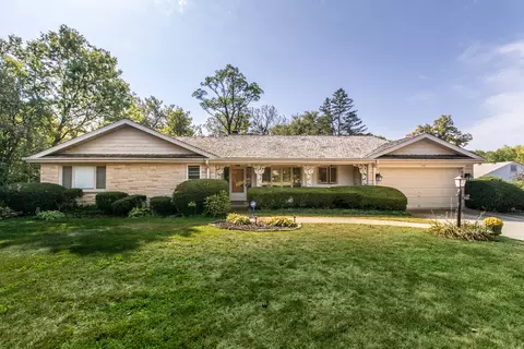 1137 Inverlieth Rd, Lake Forest, IL 60045