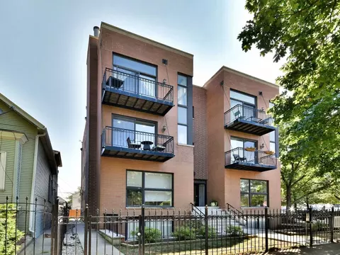 2901 N Fairfield Ave #3S, Chicago, IL 60618