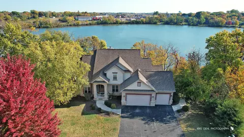 1265 Bayshore Dr, Antioch, IL 60002
