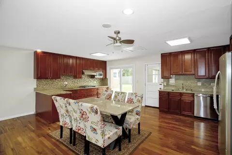 771 Cordial Dr, Des Plaines, IL 60018 photo 8