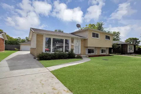 771 Cordial Dr, Des Plaines, IL 60018 photo 2