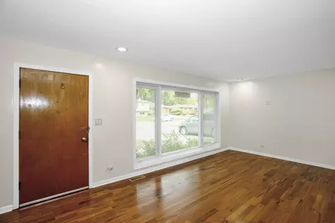 771 Cordial Dr, Des Plaines, IL 60018 photo 5