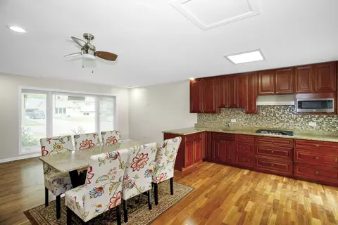 771 Cordial Dr, Des Plaines, IL 60018 photo 9