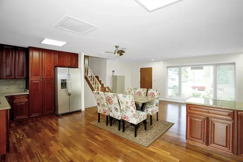 771 Cordial Dr, Des Plaines, IL 60018 photo 10