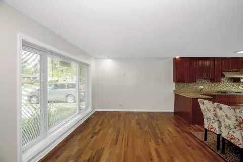 771 Cordial Dr, Des Plaines, IL 60018 photo 4