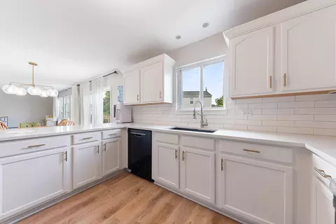 Kitchen - 25422 Faraday Rd, Manhattan, IL 60442 photo 2 of 2