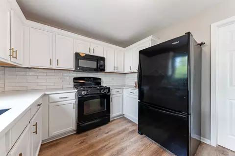 Kitchen - 25422 Faraday Rd, Manhattan, IL 60442 photo 1 of 2