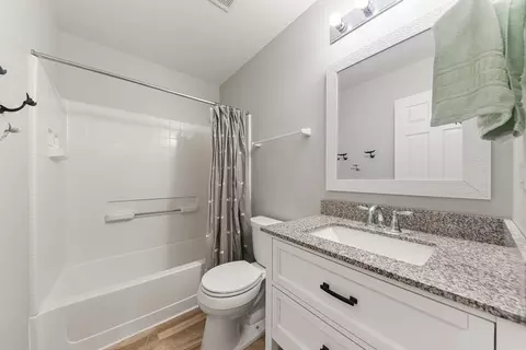 Bath - 25422 Faraday Rd, Manhattan, IL 60442 photo 2 of 2