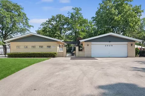2020 W Touhy Ave, Park Ridge, IL 60068