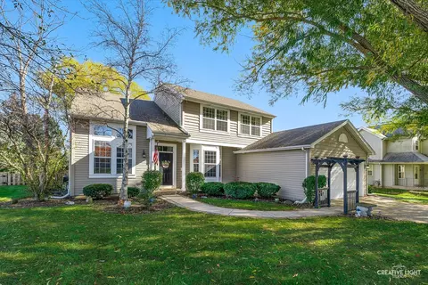 302 Mallard Ln, Sugar Grove, IL 60554
