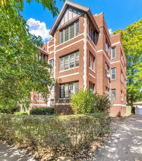 808 W Park Ave #1, Champaign, IL 61820