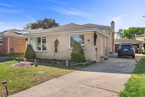7811 W Lill Ct, Niles, IL 60714