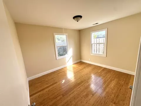 Bedroom - 331 Grove Ave, Des Plaines, IL 60016 photo 2 of 4