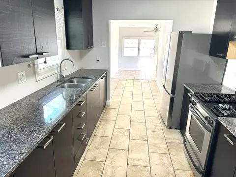 Kitchen - 331 Grove Ave, Des Plaines, IL 60016 photo 3 of 4