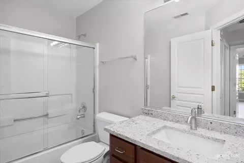 Bath - 3151 Bromley Ln, Aurora, IL 60502 photo 3 of 3