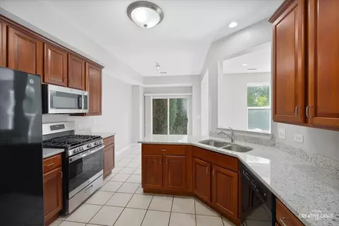 Kitchen - 3151 Bromley Ln, Aurora, IL 60502 photo 1 of 1