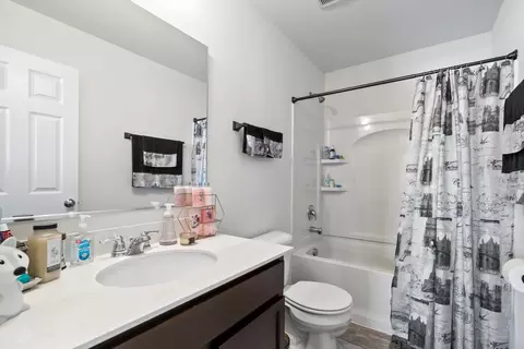 Bath - 1014 Freeman St, Plano, IL 60545 photo 3 of 3
