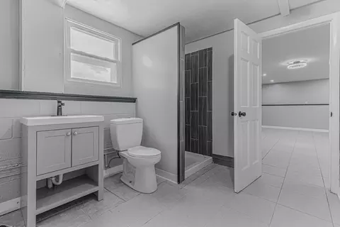 Bath - 1898 Meadowview Ave, Kankakee, IL 60901 photo 3 of 3