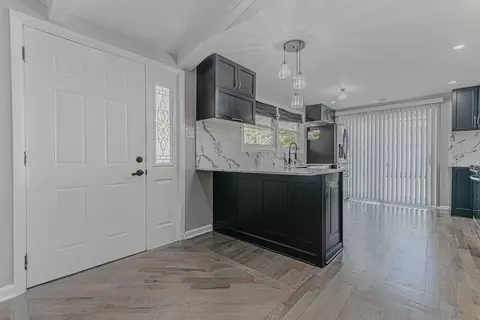 Entry Way - 1898 Meadowview Ave, Kankakee, IL 60901 photo 2 of 3