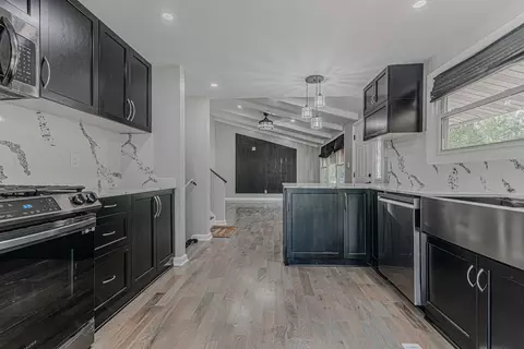 Kitchen - 1898 Meadowview Ave, Kankakee, IL 60901 photo 3 of 4