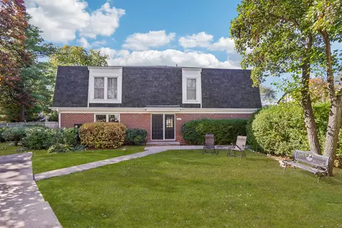831 A Garfield Ave #A, Libertyville, IL 60048