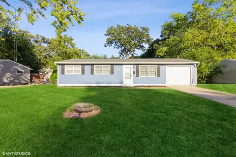 73 Sierra Rd, Montgomery, IL 60538