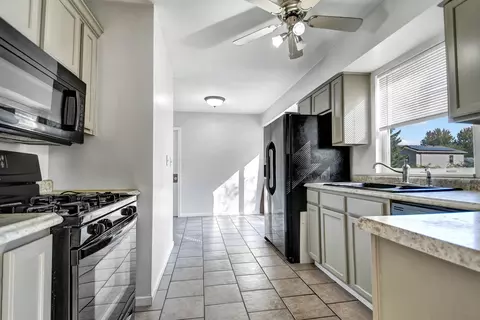5310 Riviera Blvd, Plainfield, IL 60586 photo 7