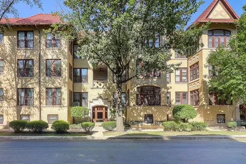 726 Erie St #2, Oak Park, IL 60302