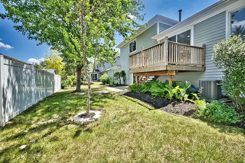 4635 Huntington Blvd, Hoffman Estates, IL 60192 photo 5