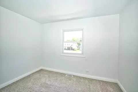4635 Huntington Blvd, Hoffman Estates, IL 60192 photo 28